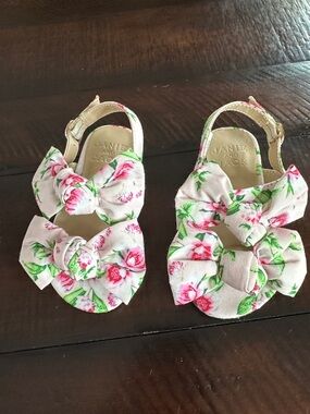 Janie and Jack Pink Floral Bow Baby Sandals